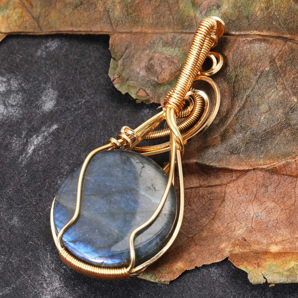 Collier pour femme en labradorite arc-en-ciel.