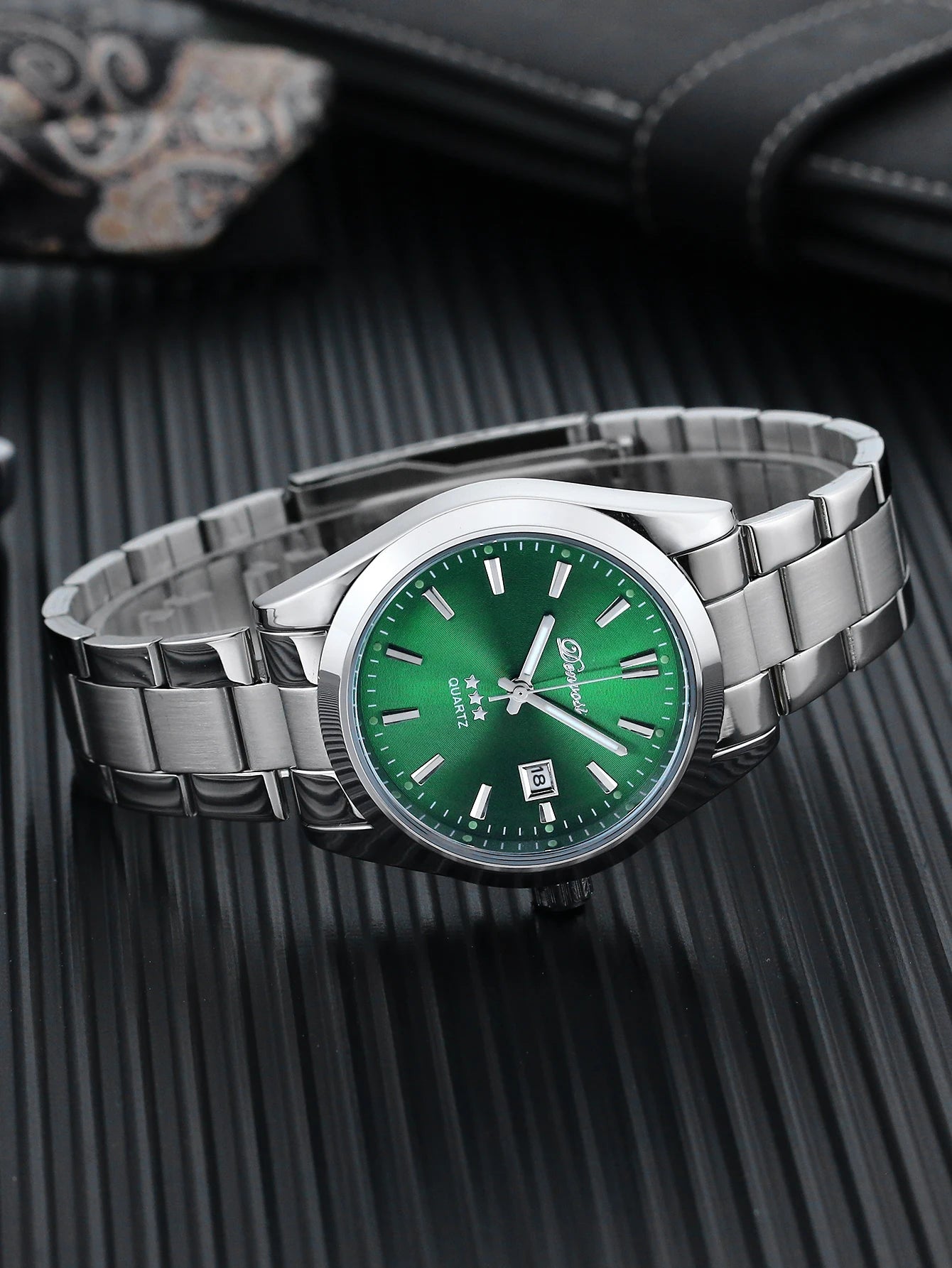 Montre DENVOSI pour homme.