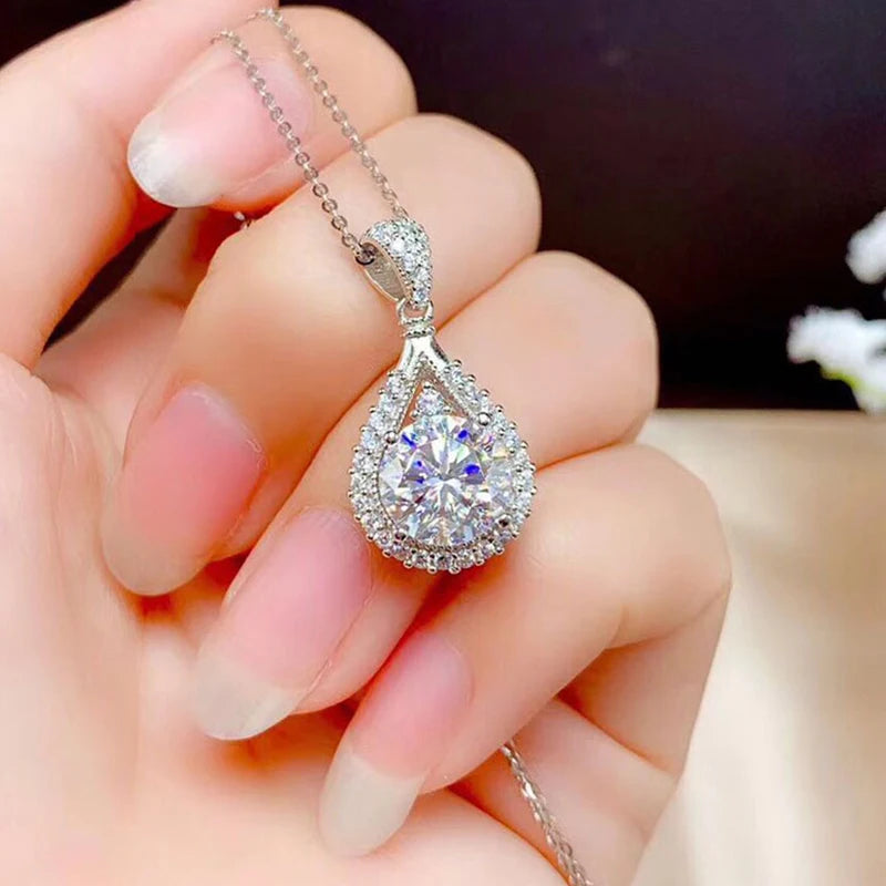 Pendentif OXTAO pour femme en moissanite.