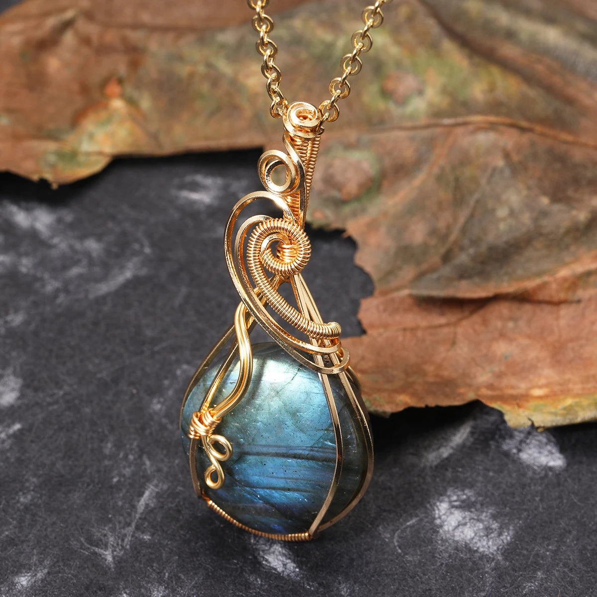 Collier pour femme en labradorite arc-en-ciel.
